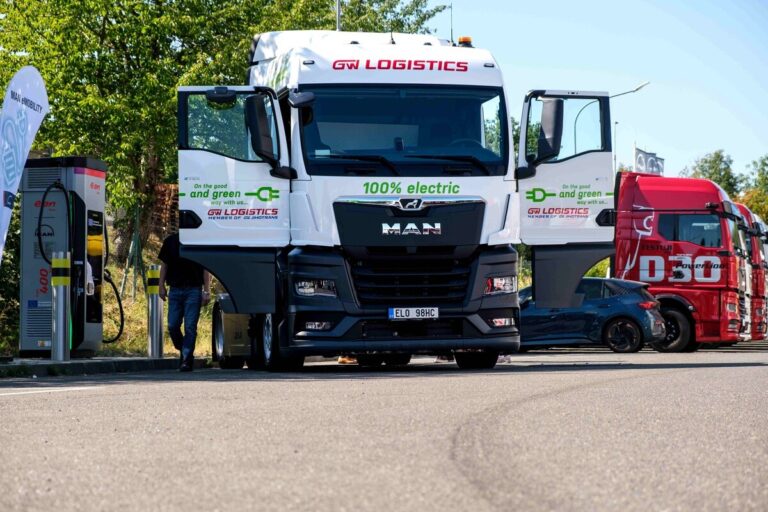 MAN spustil výrobu e-truckov s MCS, prvý kus jazdí v Česku