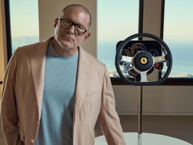 Ferrari: Jony Ive odmieta kritiku. Naživo vraj vyzerá jeho Luce lepšie - Magazín - Auto - pravda.sk