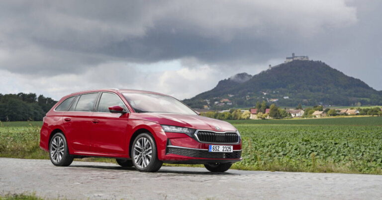 Nová hybridná Octavia má stopku pri 180 km/h. Škoda jej zmenšila aj kufor