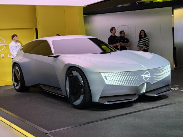 Opel STX Concept: Toto je Astra blízkej budúcnosti. Vyzerá sľubne - Novinky - Auto - pravda.sk