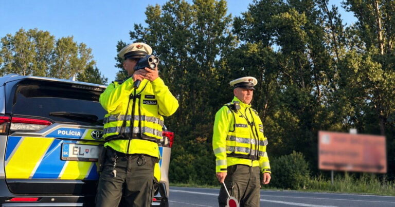Išiel 81 km/h, policajti hneď brali vodičák. Na vine bol 1 km/h