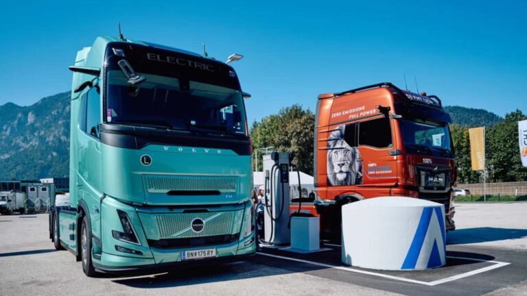 OMV a Siemens otvorili na Brennerskej trase megawattové nabíjanie. Stanica v Kufsteine obslúži kamióny aj osobné autá