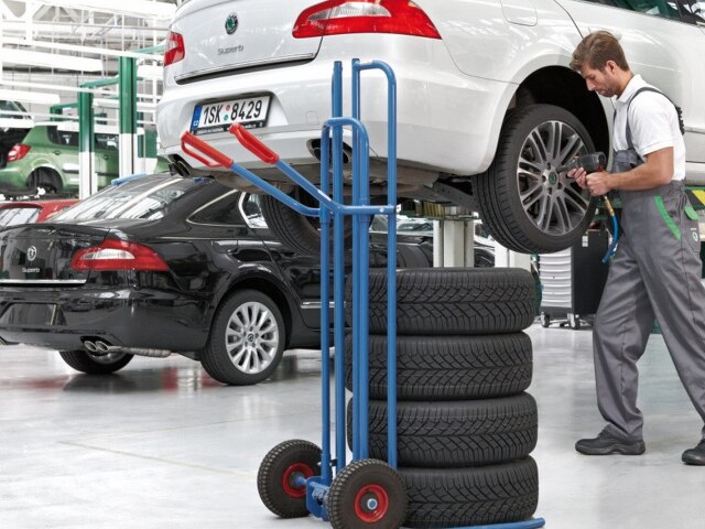 Chcete ušetriť a prezuť na zimné doma? Tu je správny postup - Poradňa - Auto - pravda.sk