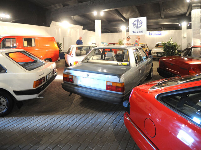 KVÍZ: Pamätáte si ešte na autá z Tuzexu? Ktoré to boli a koľko stáli? - Magazín - Auto - pravda.sk