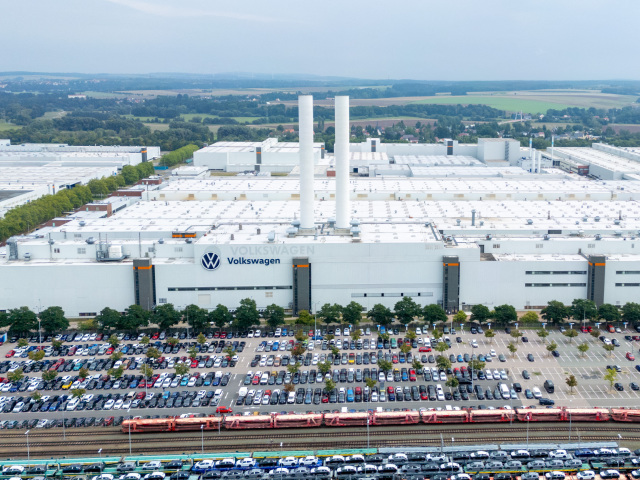 Spaľovacie motory dostali novú nádej. Berlín a Paríž sa dohodli na ústupkoch pre automobilky - Doprava - Auto - pravda.sk